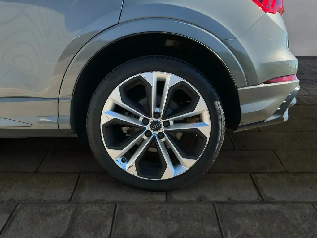Audi Q3 photo 17