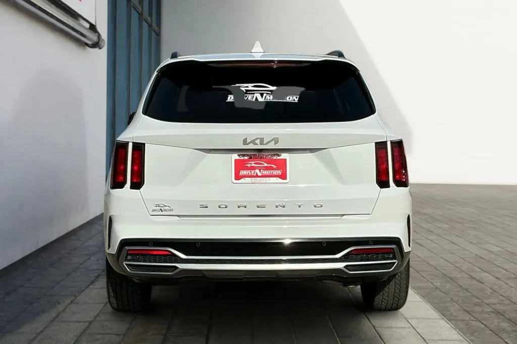 More photos of 2022 Kia Sorento EX Sport Utility 4D at Drive N-Motion Greeley, CO