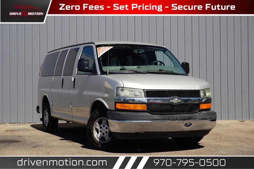 Used 2005 Chevrolet Express 1500 Passenger LS Van 3D for sale in
