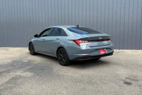 More photos of 2021 Hyundai Elantra SEL HEV Sedan 4D at Drive N-Motion Greeley, CO