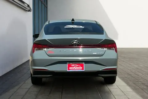 More photos of 2021 Hyundai Elantra SEL HEV Sedan 4D at Drive N-Motion Greeley, CO