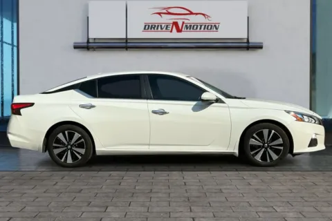 Another view of 2021 Nissan Altima 2.5 SV Sedan 4D for sale in Greeley, CO at Drive N-Motion Greeley
