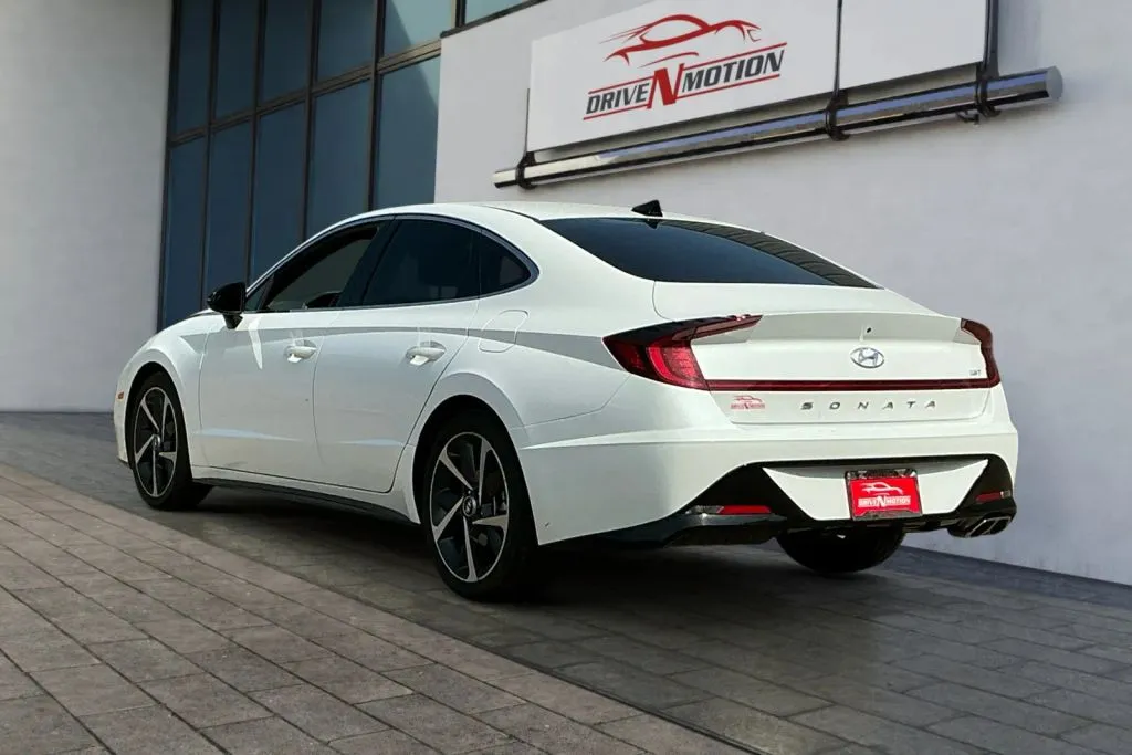More photos of 2021 Hyundai Sonata SEL Plus Sedan 4D at Drive N-Motion Greeley, CO
