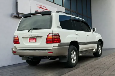 Another view of 2000 Toyota Land Cruiser Sport Utility 4D for sale in Greeley, CO at Drive N-Motion Greeley