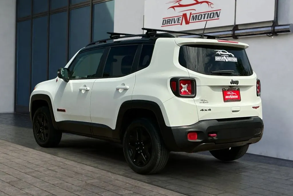 More photos of 2018 Jeep Renegade Trailhawk Sport Utility 4D at Drive N-Motion Greeley, CO