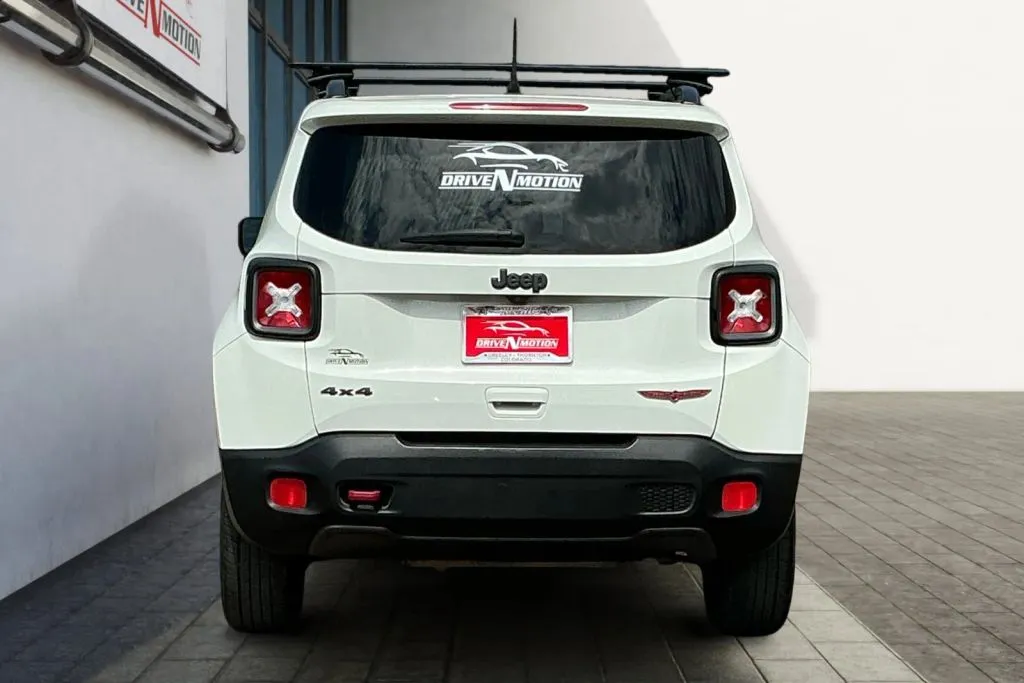 More photos of 2018 Jeep Renegade Trailhawk Sport Utility 4D at Drive N-Motion Greeley, CO