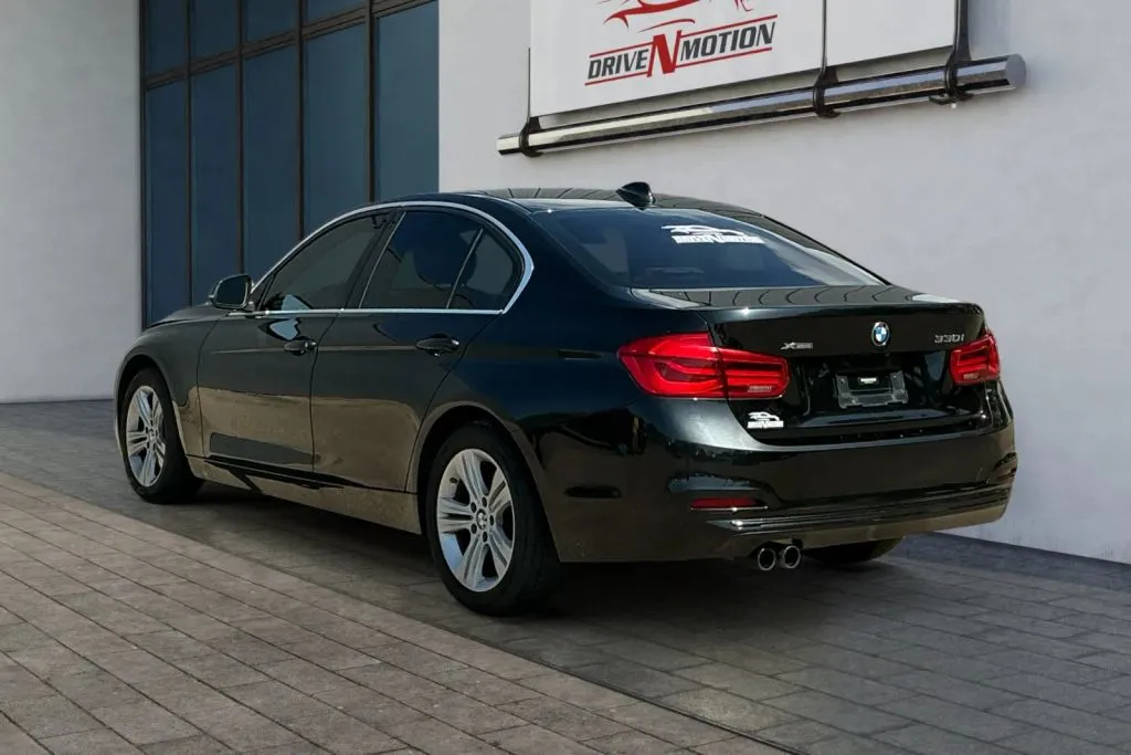 More photos of 2011 BMW 5 Series 550i xDrive Sedan 4D at Drive N-Motion Greeley, CO