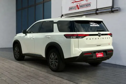 More photos of 2022 Nissan Pathfinder S Sport Utility 4D at Drive N-Motion Greeley, CO