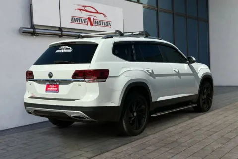 More photos of 2019 Volkswagen Atlas SE w/Tech Pkg Sport Utility 4D at Drive N-Motion Greeley, CO