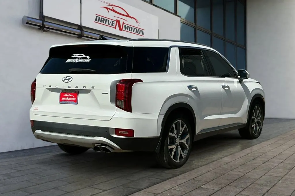 More photos of 2021 Hyundai Palisade SEL Sport Utility 4D at Drive N-Motion Greeley, CO