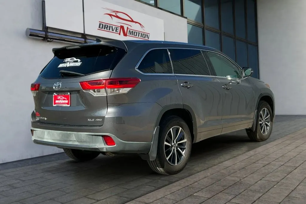 More photos of 2018 Toyota Highlander XLE Sport Utility 4D at Drive N-Motion Greeley, CO