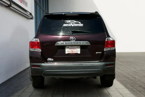 More photos of 2011 Toyota Highlander Sport Utility 4D at Drive N-Motion Greeley, CO