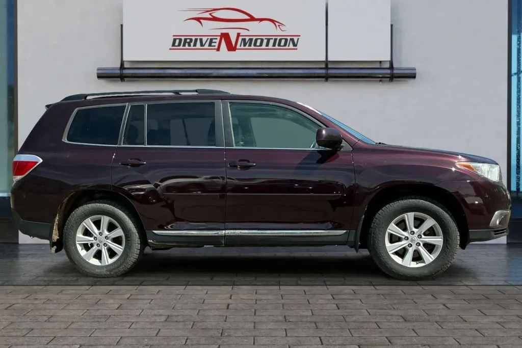 Photos of 2011 Toyota Highlander Sport Utility 4D for sale in Greeley, CO at Drive N-Motion Greeley