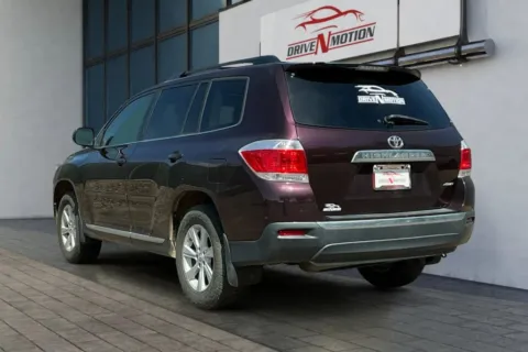 More photos of 2011 Toyota Highlander Sport Utility 4D at Drive N-Motion Greeley, CO