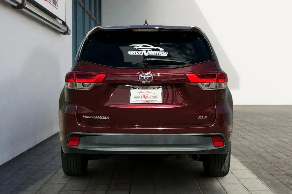 More photos of 2018 Toyota Highlander XLE Sport Utility 4D at Drive N-Motion Greeley, CO
