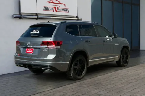 More photos of 2019 Volkswagen Atlas SEL R-Line 4Motion Sport Utility 4D at Drive N-Motion Greeley, CO