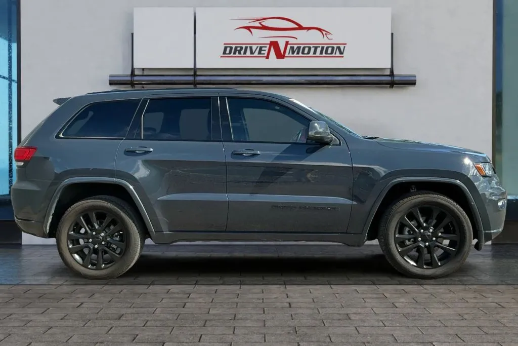 Another view of 2018 Jeep Grand Cherokee Altitude Sport Utility 4D for sale in Greeley, CO at Drive N-Motion Greeley