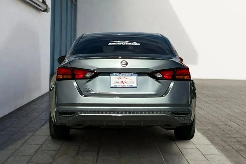 More photos of 2021 Nissan Altima 2.5 S Sedan 4D at Drive N-Motion Greeley, CO