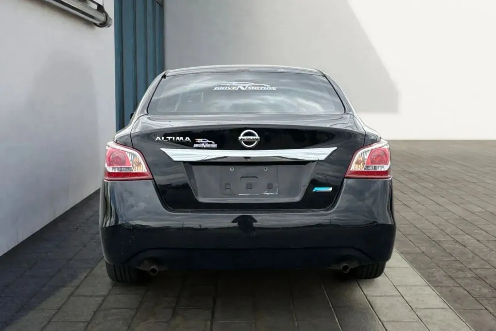 More photos of 2013 Nissan Altima 2.5 Sedan 4D at Drive N-Motion Greeley, CO