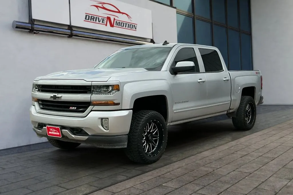 More photos of 2018 Chevrolet Silverado 1500 Crew Cab Z71 LT Pickup 4D 5 3/4 ft at Drive N-Motion Greeley, CO