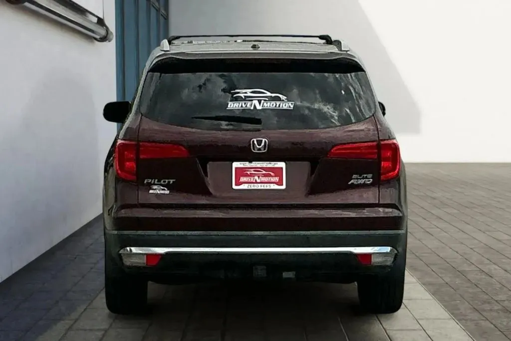More photos of 2016 Honda Pilot Elite Sport Utility 4D at Drive N-Motion Greeley, CO