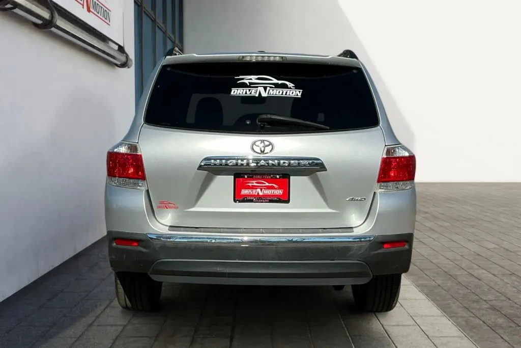 More photos of 2012 Toyota Highlander Limited Sport Utility 4D at Drive N-Motion Greeley, CO