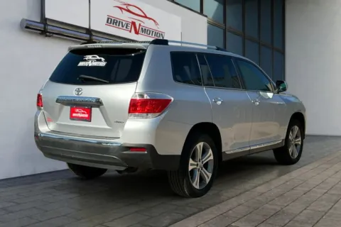 More photos of 2012 Toyota Highlander Limited Sport Utility 4D at Drive N-Motion Greeley, CO