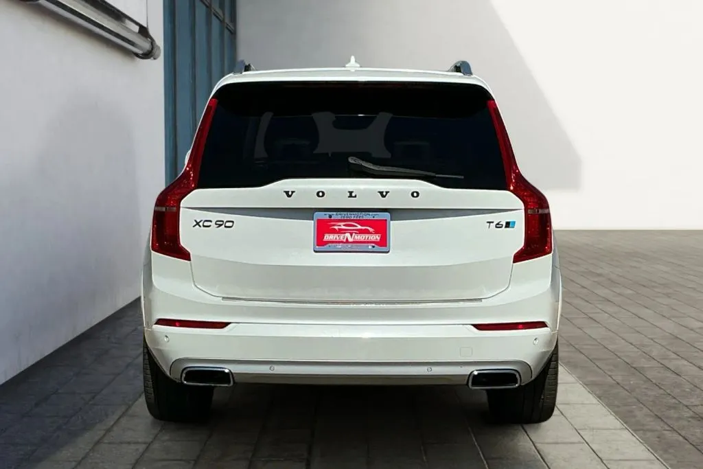 More photos of 2018 Volvo XC90 T6 Momentum Sport Utility 4D at Drive N-Motion Greeley, CO