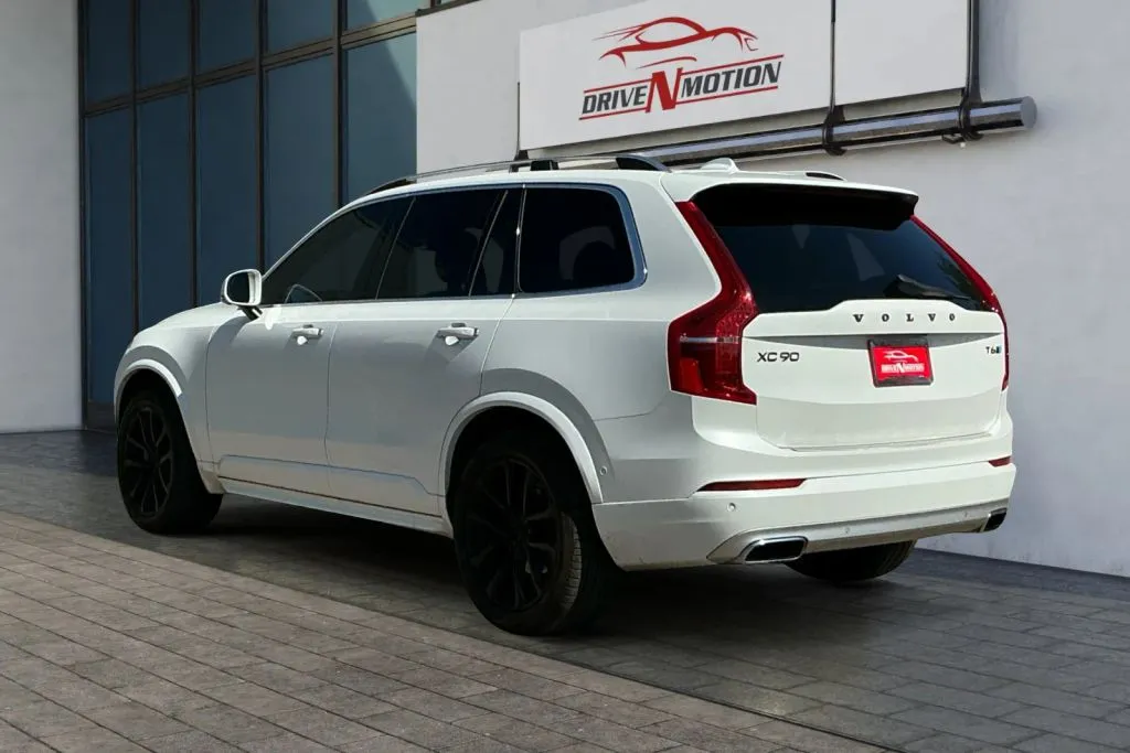 More photos of 2018 Volvo XC90 T6 Momentum Sport Utility 4D at Drive N-Motion Greeley, CO