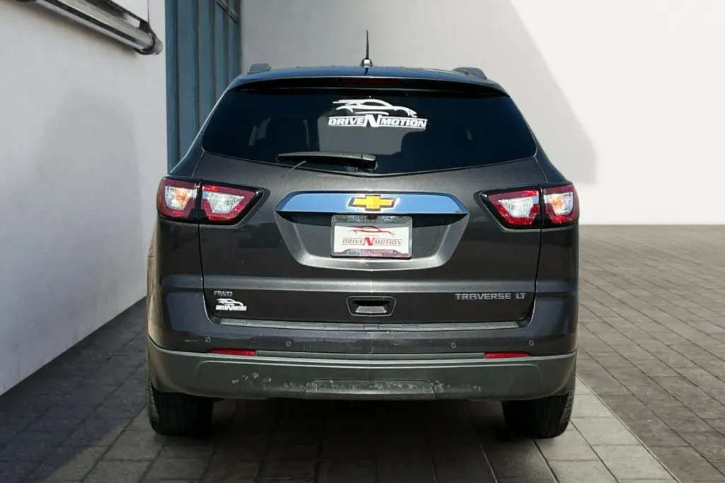 More photos of 2015 Chevrolet Traverse LT Sport Utility 4D at Drive N-Motion Greeley, CO
