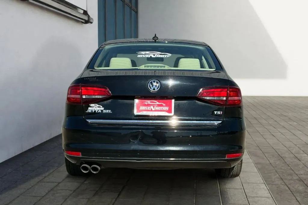 More photos of 2017 Volkswagen Jetta 1.8T SEL Sedan 4D at Drive N-Motion Greeley, CO