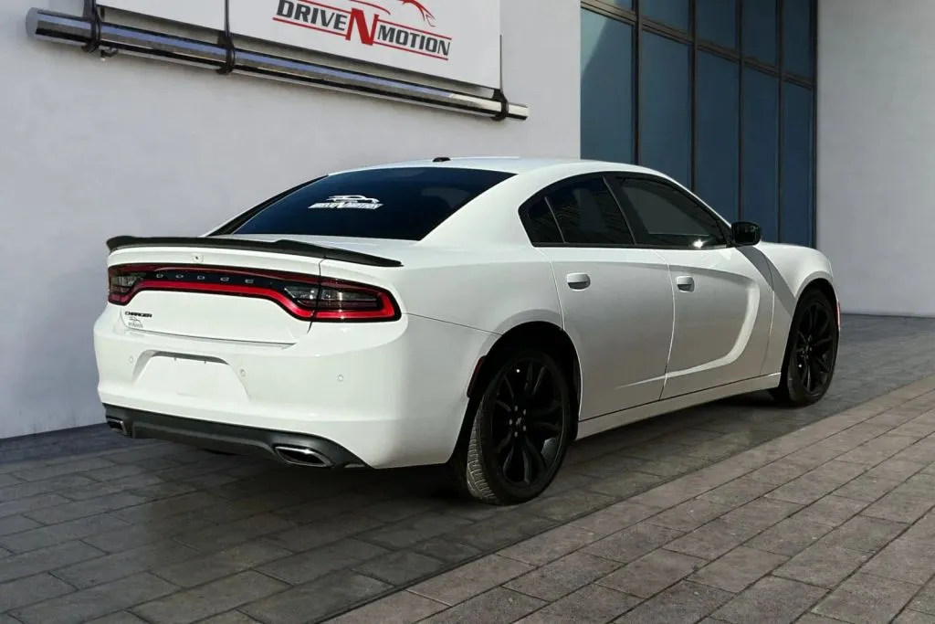 More photos of 2018 Dodge Charger SXT Sedan 4D at Drive N-Motion Greeley, CO