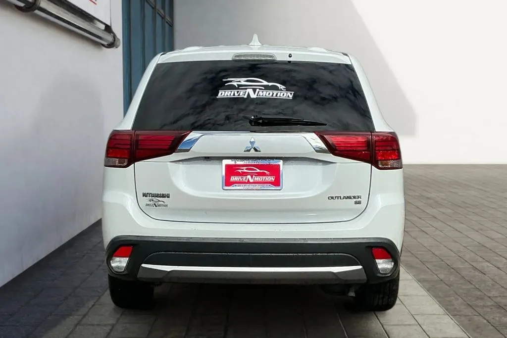 More photos of 2017 Mitsubishi Outlander SE Sport Utility 4D at Drive N-Motion Greeley, CO