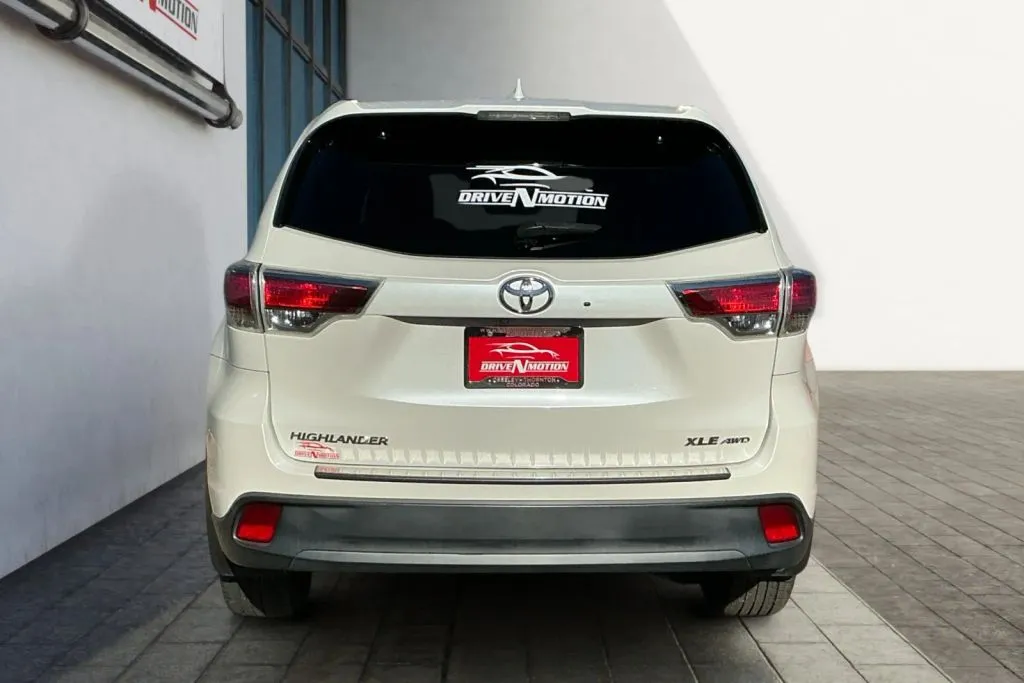 More photos of 2016 Toyota Highlander XLE Sport Utility 4D at Drive N-Motion Greeley, CO