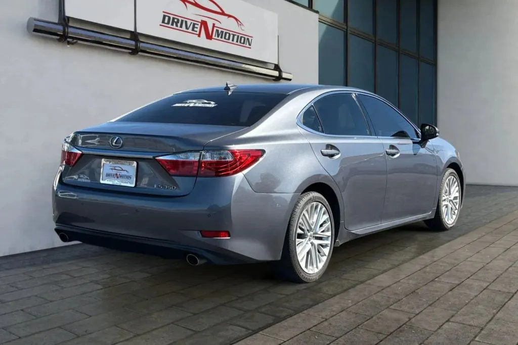 More photos of 2013 Lexus ES 350 Sedan 4D at Drive N-Motion Greeley, CO