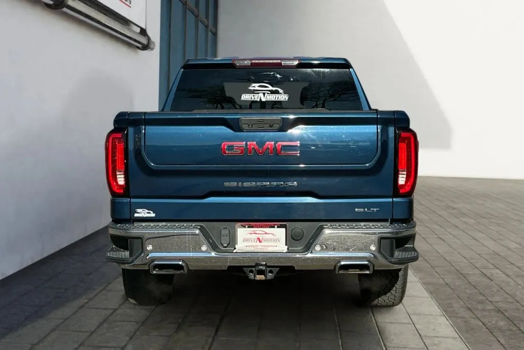 More photos of 2019 GMC Sierra 1500 Crew Cab SLT Pickup 4D 5 3/4 ft at Drive N-Motion Greeley, CO