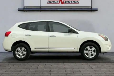 Photos of 2015 Nissan Rogue Select S Sport Utility 4D for sale in Greeley, CO at Drive N-Motion Greeley