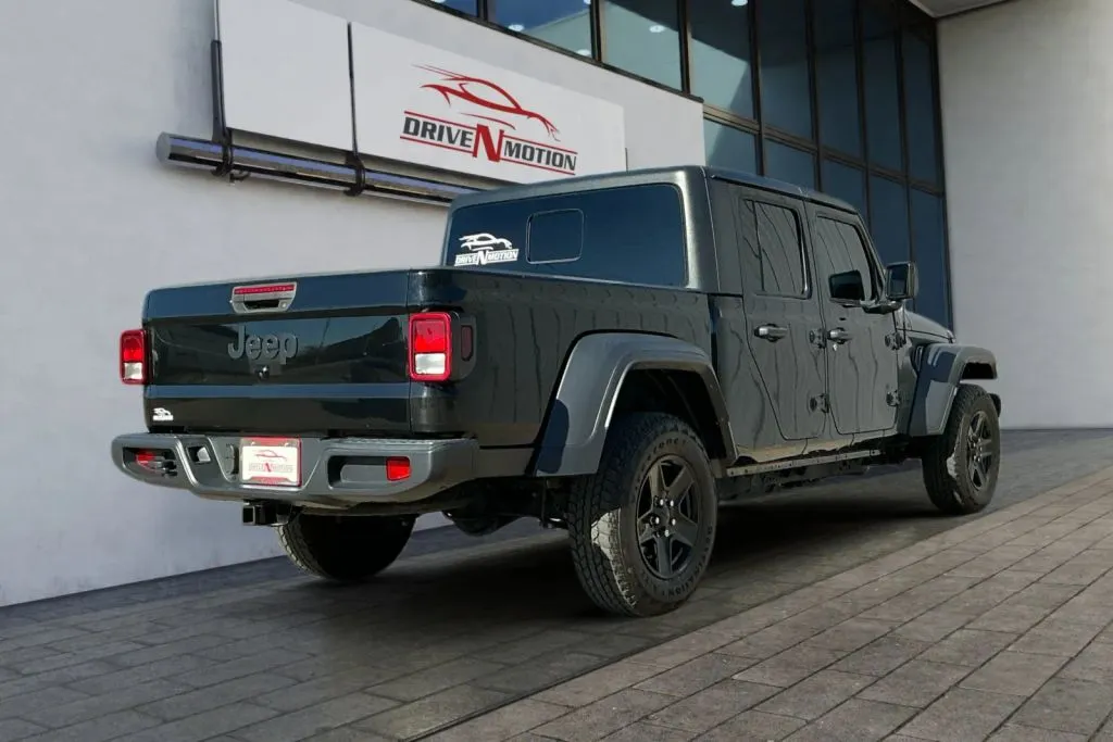 More photos of 2021 Jeep Gladiator Sport S Pickup 4D 5 ft at Drive N-Motion Greeley, CO