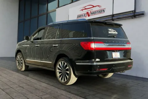 More photos of 2018 Lincoln Navigator Select Sport Utility 4D at Drive N-Motion Greeley, CO