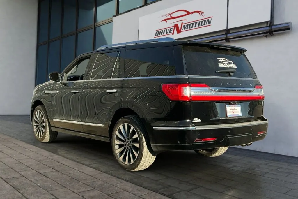 More photos of 2018 Lincoln Navigator Select Sport Utility 4D at Drive N-Motion Greeley, CO