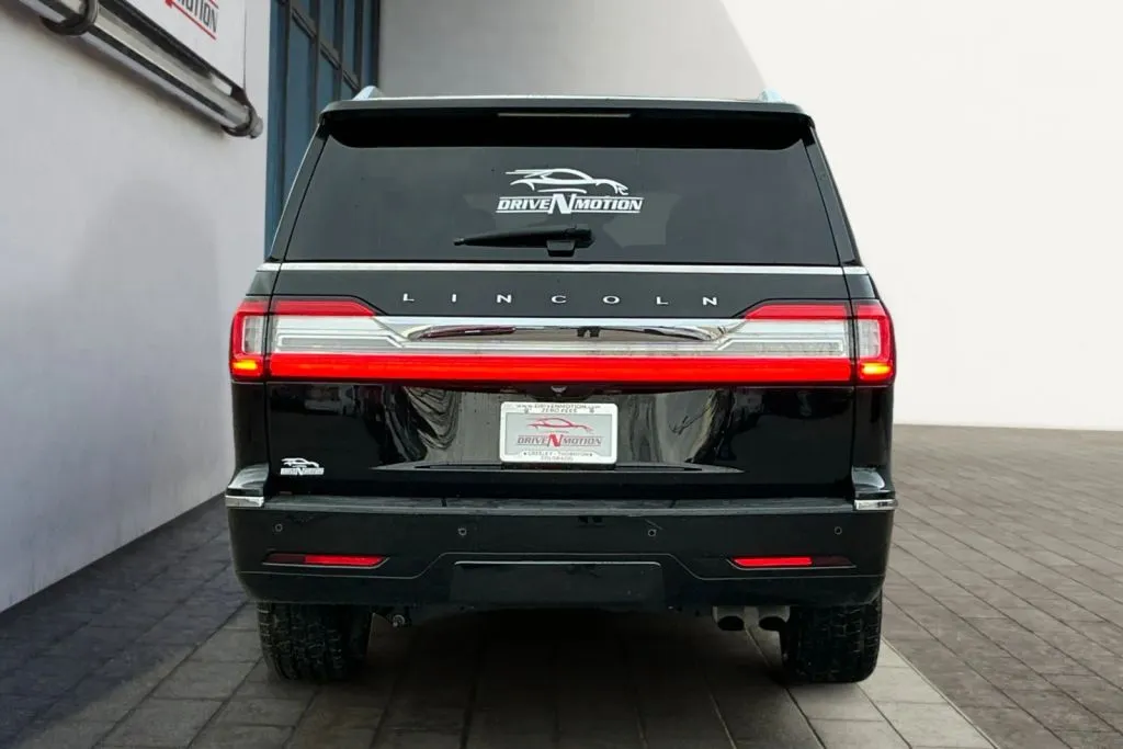 More photos of 2018 Lincoln Navigator Select Sport Utility 4D at Drive N-Motion Greeley, CO