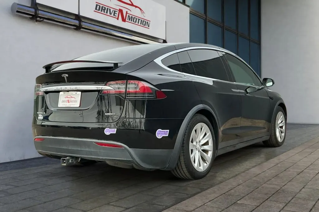 More photos of 2017 Tesla Model X 100D Sport Utility 4D at Drive N-Motion Greeley, CO