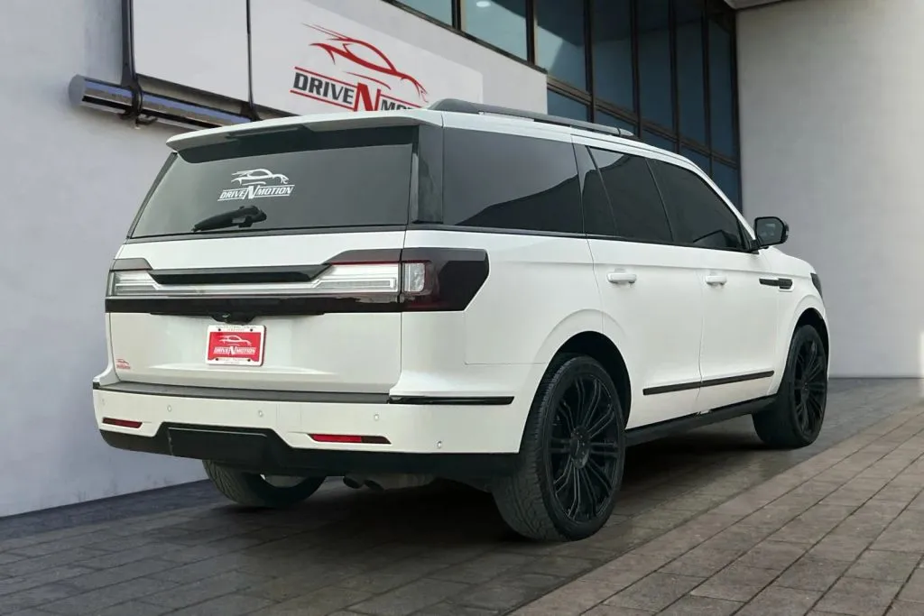 Another view of 2018 Lincoln Navigator Reserve Sport Utility 4D for sale in Greeley, CO at Drive N-Motion Greeley