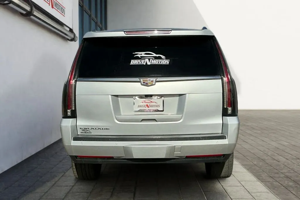 More photos of 2018 Cadillac Escalade ESV Luxury Sport Utility 4D at Drive N-Motion Greeley, CO