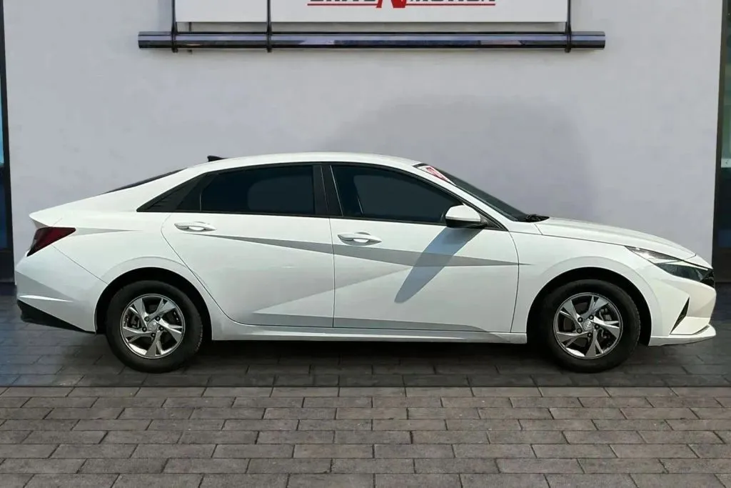 More photos of 2022 Hyundai Elantra SE Sedan 4D at Drive N-Motion Greeley, CO