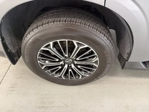 More photos of 2026 Nissan Armada SL at Woody Folsom Nissan of Baxley, GA