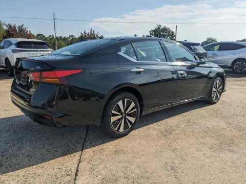 More photos of 2022 Nissan Altima 2.5 SL at Woody Folsom Nissan of Vidalia, GA