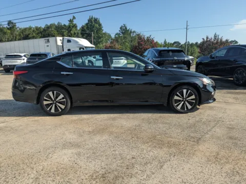 Another view of 2022 Nissan Altima 2.5 SL for sale in Vidalia, GA at Woody Folsom Nissan of Vidalia