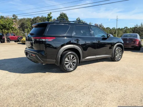 More photos of 2024 Nissan Pathfinder SV at Woody Folsom Nissan of Vidalia, GA