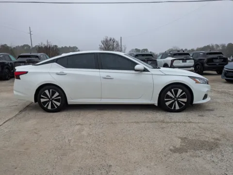 Another view of 2022 Nissan Altima 2.5 SL for sale in Vidalia, GA at Woody Folsom Nissan of Vidalia